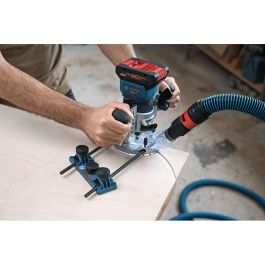 Bosch GKF 18V-8 Fresadora de cantos a batería 18V, 30000 RPM, velocidad ajustable, portaherramientas 6/6.35/8 mm, con luz integrada y adaptador de polvo