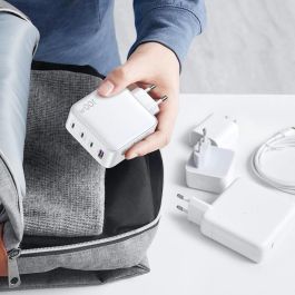 UGREEN 15337 Cargador de pared 100W GaN Tech con 3 USB-C y USB-A Carga Rápida QC 4+ Power Delivery 3.0 Blanco