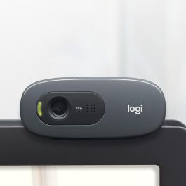 Logitech C270 Webcam HD 720p para Videollamadas y Grabación, Micrófono Reducción Ruido, Ajuste Luz Auto, Clip Universal