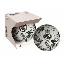 Unice Pelota Real Madrid con Estuche Individual, Diámetro 220 mm, Peso 320 gr, Ideal para Niños y Aficionados (+4 Años) Precio: 8.88999947. SKU: B19VN5QLV3