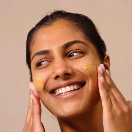 The Body Shop Microdermoabrasión Iluminadora Vitamina C 100 ml