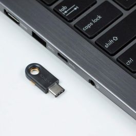Yubico YubiKey 5C Llave de Seguridad USB-C, FIDO U2F, Autenticación de Dos Factores Fuerte