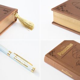 ERIK Set Cuaderno A5 Pinocho Disney 200 Hojas Tapa Dura con Bolígrafo y Marcapáginas, Presentado en Caja de Regalo