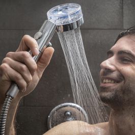 Ecoducha con Hélice de Presión y Filtro Purificador Heliwer InnovaGoods Precio: 10.58999986. SKU: V0103523