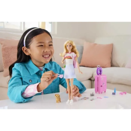 Barbie Barbie Voyage Muñeca con 14 Accesorios para 3 años y +