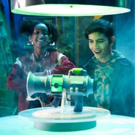 Moose Toys MOO0630996592922 Pistola Prouts Despicable Me 4 con 15 sonidos diferentes