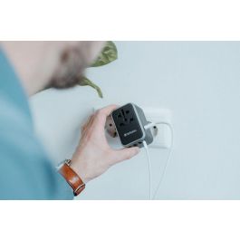 Verbatim Adaptador Universal de Viaje con 1 Puerto USB-C PD 61W, 3 Puertos USB-A, 1 Puerto USB-C, Compatible con más de 180 Países