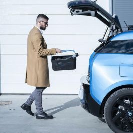 Rati V01762 Cesta de la compra para coche, antideslizante y segura, con adaptador de fijación, plástico reciclado y diseño moderno, Azul Rati V01762 Cesta de la compra para coche, antideslizante y segura, con adaptador de fijación, plástico reciclado y diseño moderno, Azul