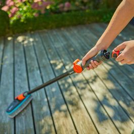 Gardena Cepillo de Cerdas Suaves para Superficies Delicadas, Orientable 360°, Protección Anti-Rayaduras