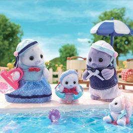 Sylvanian Families SYL5054131057599 Set Familia Articulada de Focas con 4 Personajes y Accesorios de Playa