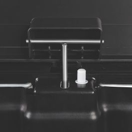 Cubo para la Basura Rubbermaid TAPA BASCULANTE Blanco Negro Plástico 25 L