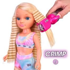 Famosa Nac73000 Muñeca Nancy Air Styler: Crea Peinados Flexibles con Herramienta de Belleza y Accesorios