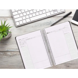 Antartik Agenda Manifest Día Página A5+ 2026 Rosa Papel 80g FSC