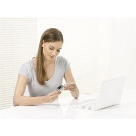 Beurer Pulsioxímetro PO-80 Pantalla XXL para Medición de Oxígeno en Sangre y Frecuencia Cardíaca con Notificación Sonora y Software Beurer Connect