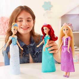 HASBRO Muñeca Disney Princesa Brillo Real Cenicienta Precio: 15.49999957. SKU: B13ME9SPWN