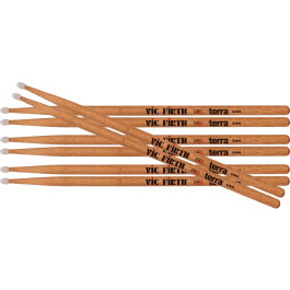 Vic Firth Baquetas American Classic 5AN Terra Nylon (Pack 4) Nogal Americano Precio: 50.69000002. SKU: B1A5ZL2CKH