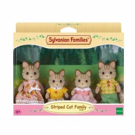 Sylvanian Families 5180 Tabby Cat Family, Familia de Gatos Tigres, Mamá, Papá, Hijo e Hija, Articulados y Vestidos, a Partir de 3 Años Precio: 38.59000002. SKU: B17Q44KL8K