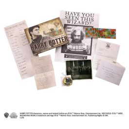The Noble Collection Replica Harry Potter Caja de Recuerdos con Carta Hogwarts, Poster Sirius Black, Quidditch y Más