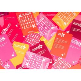 HELLOFUN! Juego Amigas Mix Español para Mujeres +18 Años: Confesiones, Retos y Preguntas para Noches de Chicas