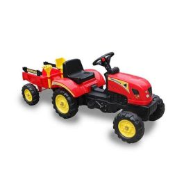 Tractor a pedales rojo. Tractor a pedales rojo.