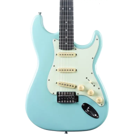 Eko Guitarra Eléctrica ST300 Tipo Strat - Azul Daphne Precio: 175.4016. SKU: B14EN4LPAT