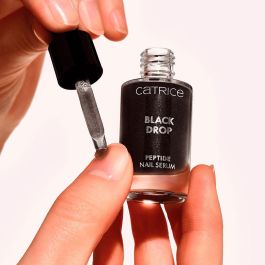 Catrice BLACK DROP Sérum para Uñas con Péptidos de Arándano, Glicerina y Pantenol, 8 ml - Tratamiento Nutritivo y Fortalecedor
