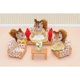 Sylvanian Families 4464 Set de Sala de Estar con Sofá, 2 Sillones y Mesa, Juguete para Niñas a partir de 4 Años Precio: 32.49999984. SKU: B1JHWG9NG3