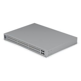 Ubiquiti UniFi Switch Enterprise XG 24 PoE 48 Puertos: 32 GbE, 16 2.5 GbE RJ45, 4 SFP+ 10G, Pantalla LCM, 224 Gbps