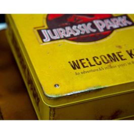 DOCTOR COLLECTOR Replica caja metal Jurassic Park Welcome Kit Standard - Kit coleccionista con 10 accesorios