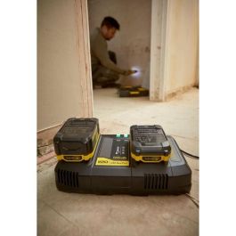 Stanley Fatmax SFMCB24-QW Cargador Doble 18V 4A Compatible con Baterías Generación V20