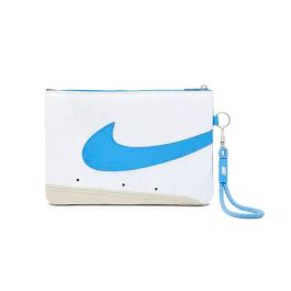 Cartera Mujer Nike Icon Blazer Wristlet Large Precio: 43.2091. SKU: B1K6WT9VAT