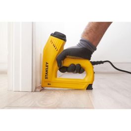 Stanley TRE550 pro Grapadora eléctrica para grapas y clavos tipo G, potencia ajustable, uso intensivo, gama profesional