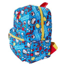 Loungefly Mochila 50th Anniversary Hello Kitty Nylon 24.37x21.25x11.25cm Correas Ajustables Bolsillos Laterales Herrajes Dorados