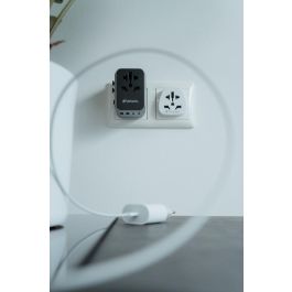 Verbatim Uta-03 Adaptador Universal De Viaje Con 1 Puerto Usb-C - 2 Puerto Usb-A - 2 Puerto Usb-C