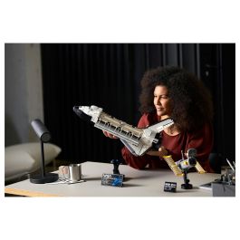 LEGO Creator Expert NASA Spaceshuttle Discovery - Set de construcción 2354 piezas, Maqueta del Transbordador Espacial, para adultos y fans