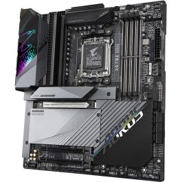 Gigabyte X670E AORUS MASTER AM5 Placa Base DDR5 para AMD Ryzen 9000 Series CPUs hasta 8000MHz Wi-Fi 6E 2.5GbE LAN