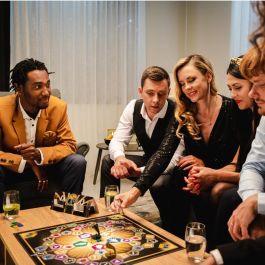 Diset Juego de Mesa Party & Co Original Edición 30 Aniversario para Fiestas y Noches de Amigos, Edad Recomendada +14 Años, Idioma Español