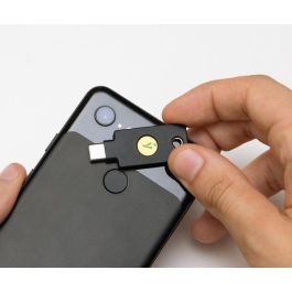 Yubico YubiKey 5C NFC Llave de Seguridad Hardware Multi-Protocolo FIDO2 U2F PIV para Autenticación de Dos Factores y Sin Contraseña Anti-Phishing