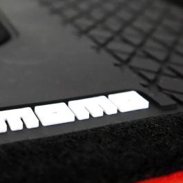 Momo MOMLCM4A7BR Set Completo 4 Piezas Alfombras Universales Negro-Rojo para Coche Calidad Resistente