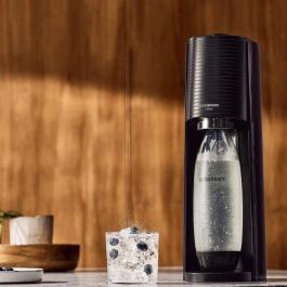 Sodastream TERRANLV Máquina para hacer bebidas carbonatadas TERRA Negra - Incluye 2 botellas LV y 1 cilindro CQC de intercambio