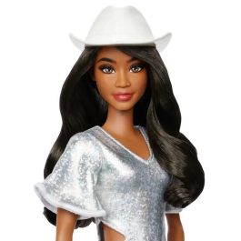 Barbie HYT95 Muñeca Fashionista Look Cowgirl con Vestido Plateado, Sombrero y Botas de Vaquero +3 Años