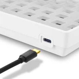 Sharkoon SGK50 S3 Teclado Barebone 75% Gaming Alámbrico USB LED RGB Blanco
