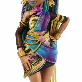 Monster High JDR48 - Muñeca Nefera de Nile - Con Lavish y 7 Accesorios de Moda para coleccionistas