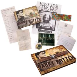 The Noble Collection Replica Harry Potter Caja de Recuerdos con Carta Hogwarts, Poster Sirius Black, Quidditch y Más