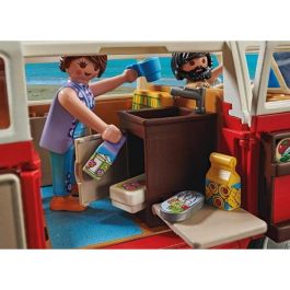 Playmobil Volkswagen T1 Camping Bus con figuras y accesorios, ideal para aventuras