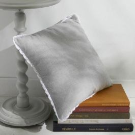 Today TOD1700240760596 Cojín HOY CHARME Chambray x Dentelle Capucine 40 x 40 cm Precio: 21.6900002. SKU: B19V8Z2672