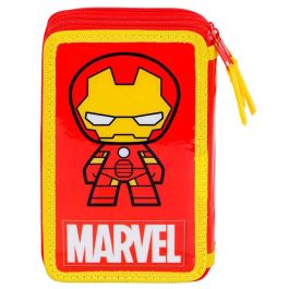 KARACTERMANIA Plumier Iron Man Marvel Estuche Escolar Completo con 3 Compartimentos, Bloc de Notas, Regla, Sacapuntas, Goma, Lápiz, 2 Bolígrafos, 18 Lápices y 18 Rotuladores