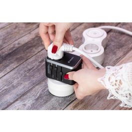 Verbatim Adaptador Universal de Viaje con 1 Puerto USB-C PD 61W, 3 Puertos USB-A, 1 Puerto USB-C, Compatible con más de 180 Países