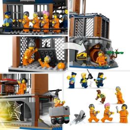 LEGO 60419 City Prisión de Policía de Aguas Profundas, Juguete con Helicóptero y Barco, 7 Minifiguras y Figura de Perro