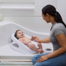 INGENUITY ING19577040 Asiento de baño Antideslizante para Niñas, Perforado, 0-6 Meses o 9 kg, Verde